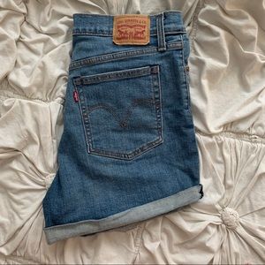 Levi’s Wedgie Rolled Denim Shorts Medium W…